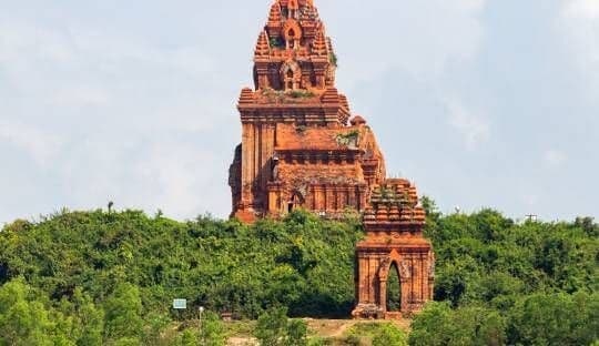 Tháp Bánh Ít (Tháp Bạc) 11