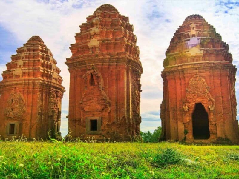 Tháp Bánh Ít (Tháp Bạc) 3
