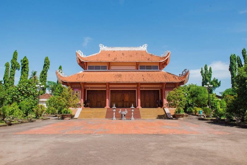 ĐỀN THỜ ĐÔ ĐỐC BÙI THỊ XUÂN 4