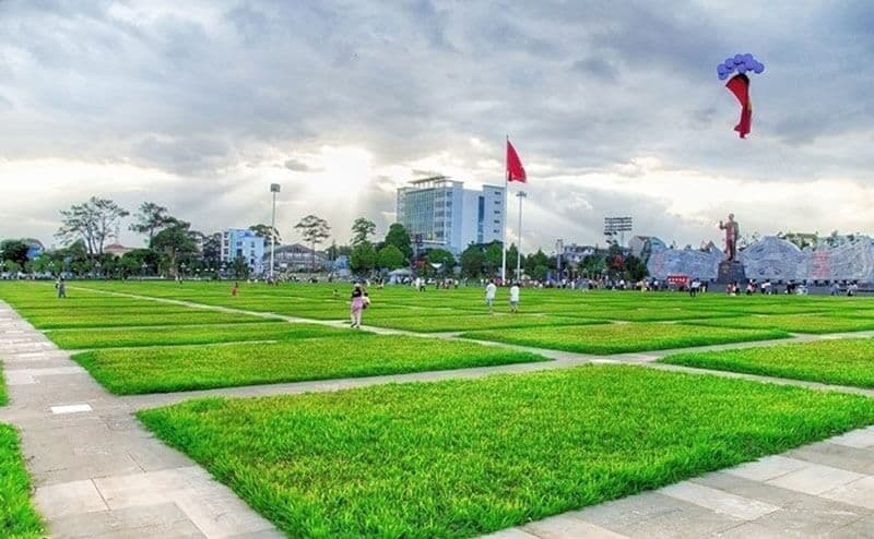 Quảng trường Đại Đoàn Kết 9