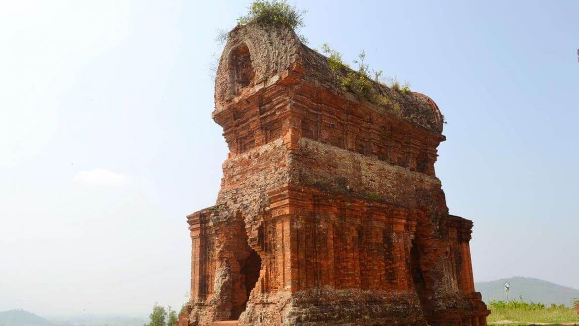 Tháp Bánh Ít (Tháp Bạc) 9