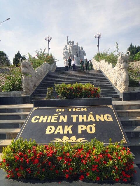 Nhà bia Tưởng niệm chiến thắng Đak Pơ 1