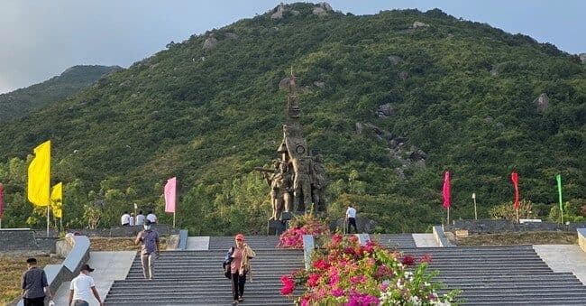 Di tích và thắng cảnh Khu căn cứ Núi Bà 2