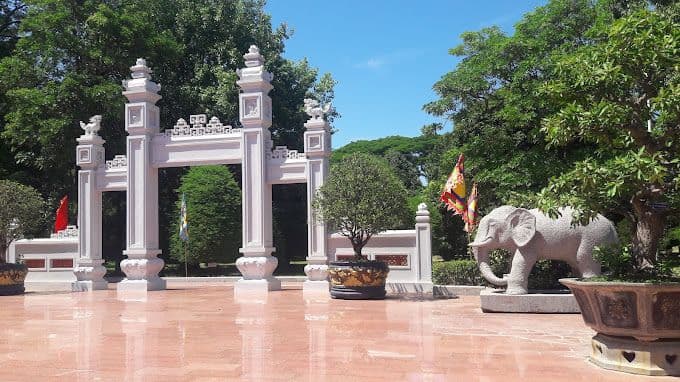 Đền thờ Tây Sơn Tam kiệt 9