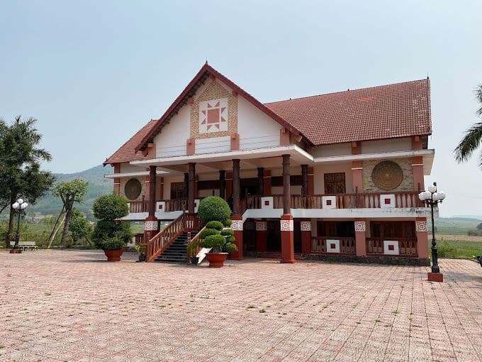 Nhà lưu niệm Anh hùng Núp 7