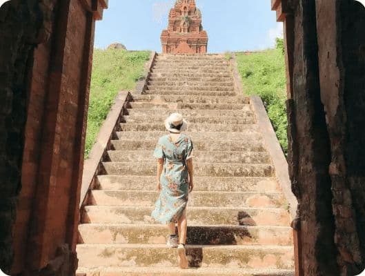 Tháp Bánh Ít (Tháp Bạc) 6