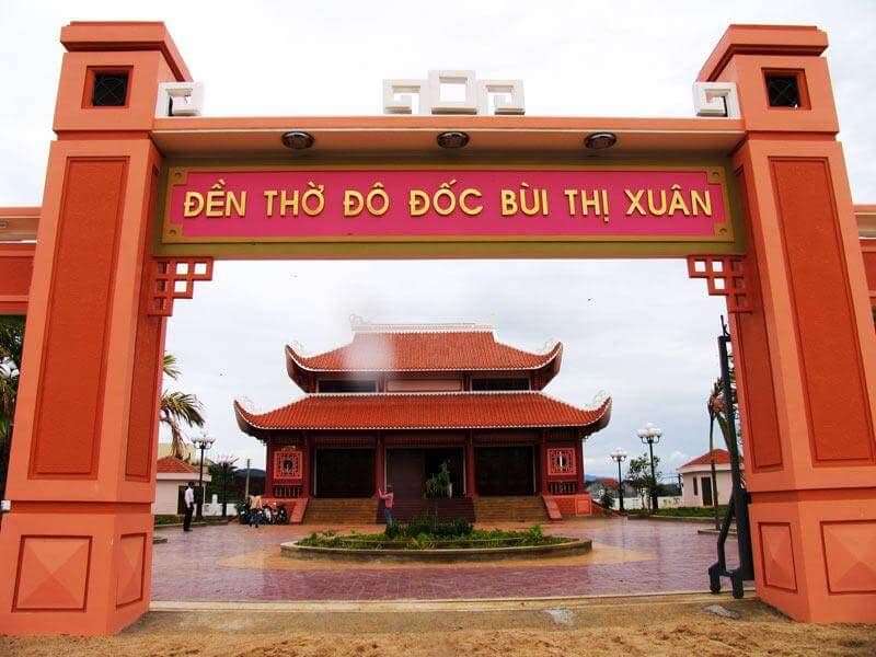 ĐỀN THỜ ĐÔ ĐỐC BÙI THỊ XUÂN